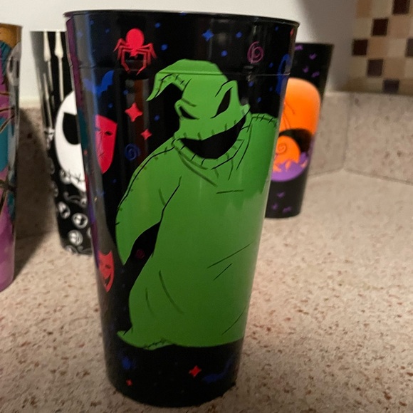 Nightmare Before Christmas set of 4 thick plastic collectible cups & 3 shot cups - Picture 7 of 13
